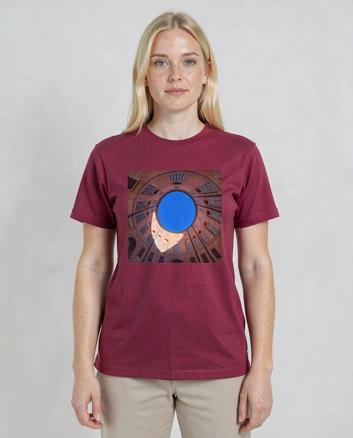 T-shirt rossa – Taglia classica, cotone ecologico