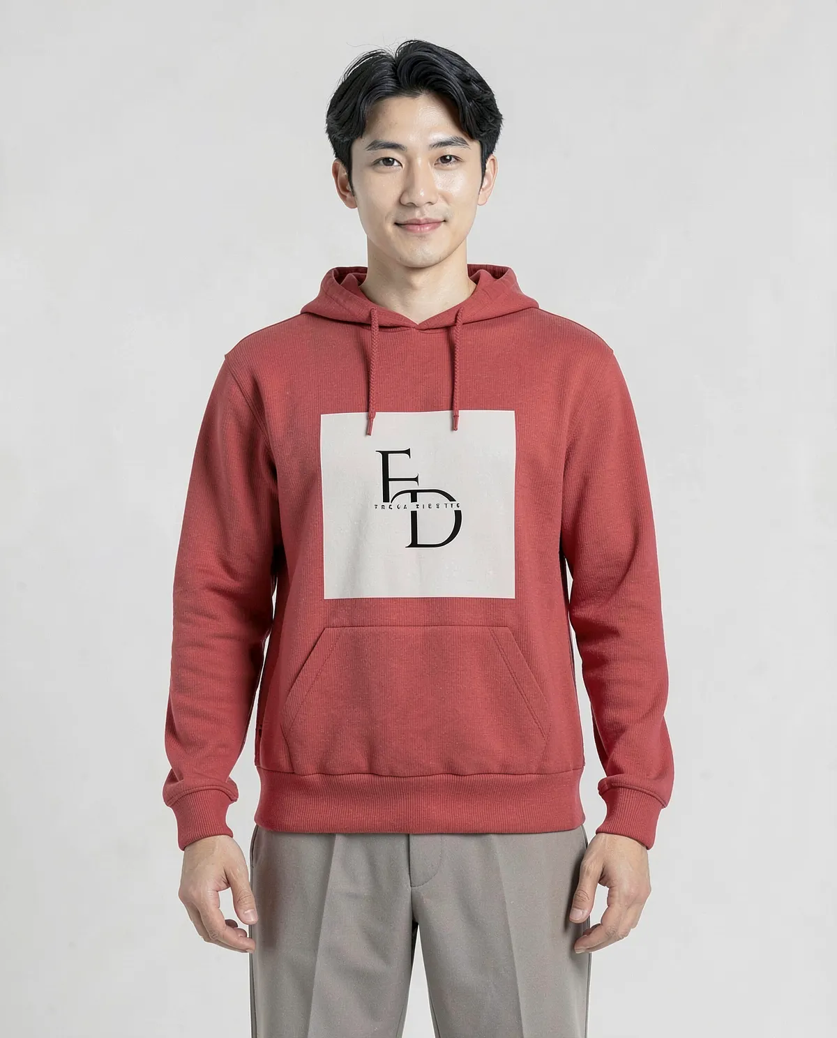 Maglia di cotone rossa con peluria organica
(Note: "brushed" is a bit tricky to translate directly, but in this context it can be understood as "peluria", which means "velvety") 0