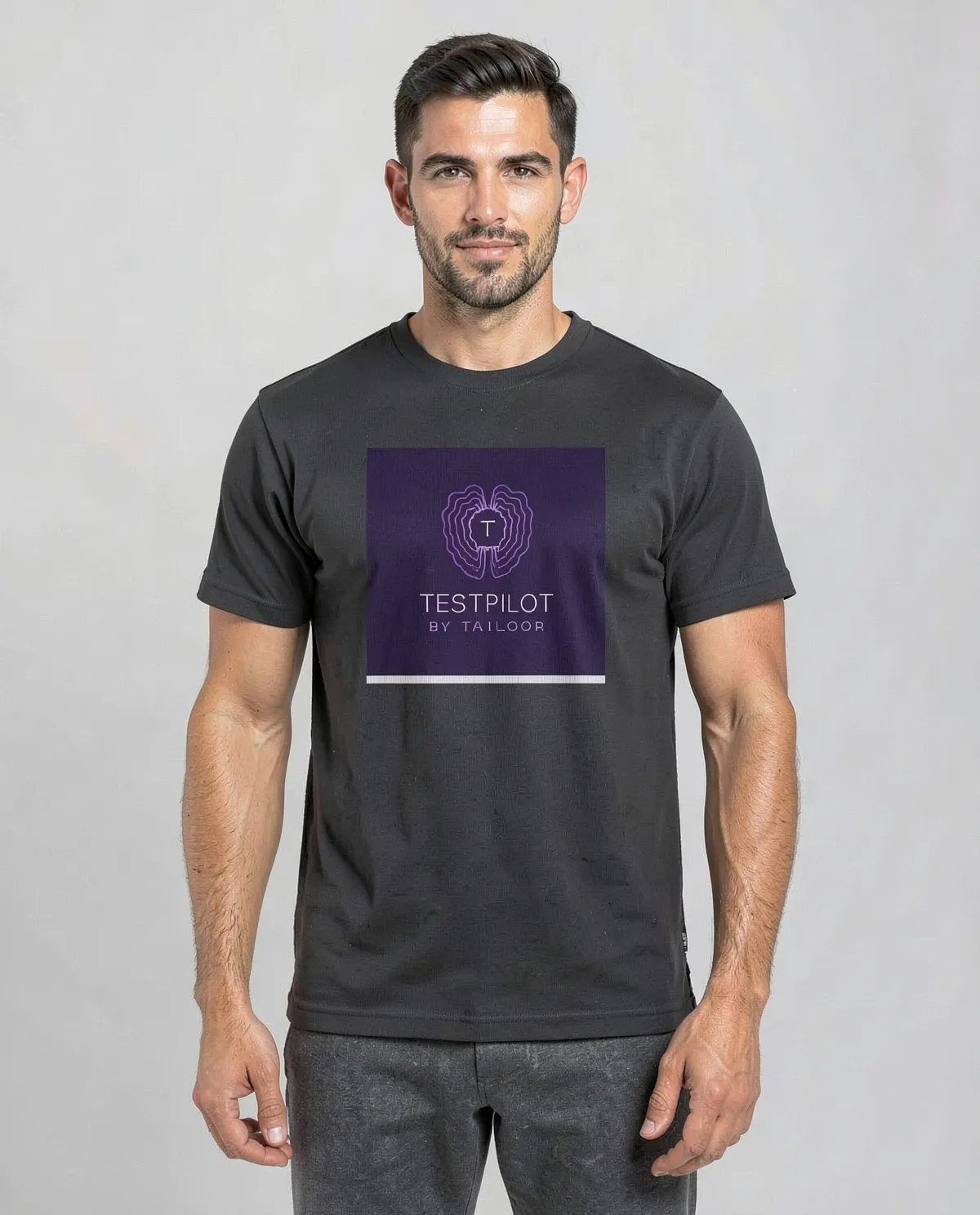 T-Shirt nera eco‑sostenibile, taglia moderna, collo da crew rinforzato
