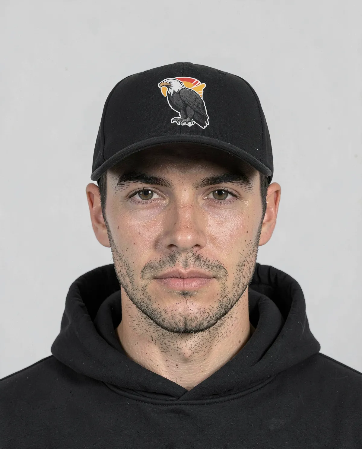 Cappellino nero a 5 pannelli con chiusura a velcro