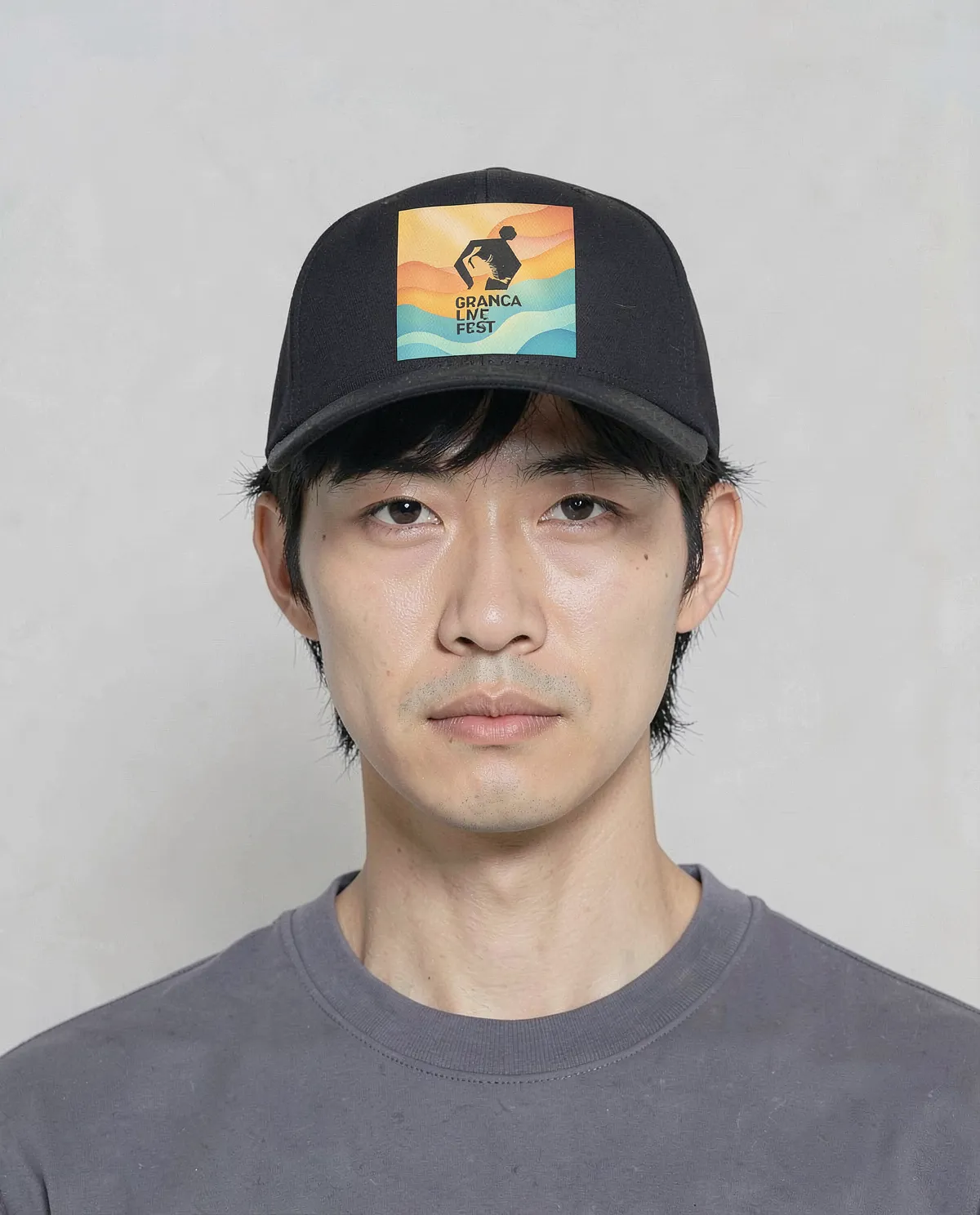 Cappellino Nero con chiusura a velcro regolabile 0