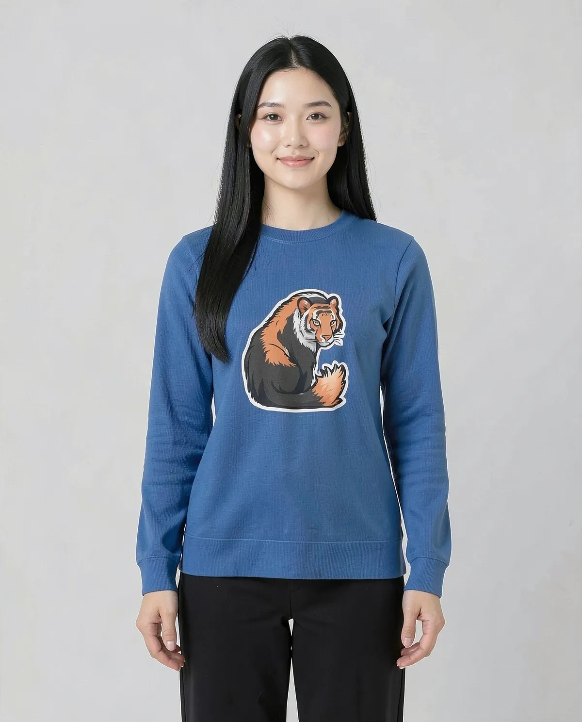 Maglia organica con finitura blu pelata