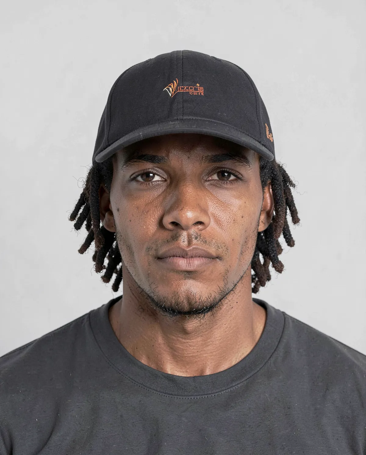 Cappellino di Cotone Nero con chiusura a velcro regolabile 0