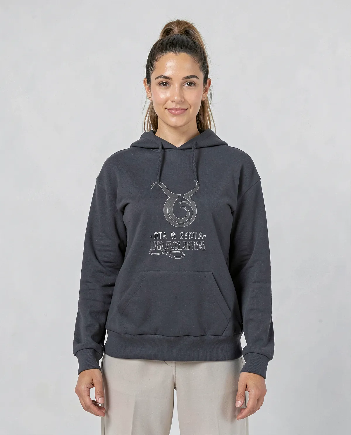 Black Unisex Sweatshirt – Set‑In Sleeves, 100% Cotton 0